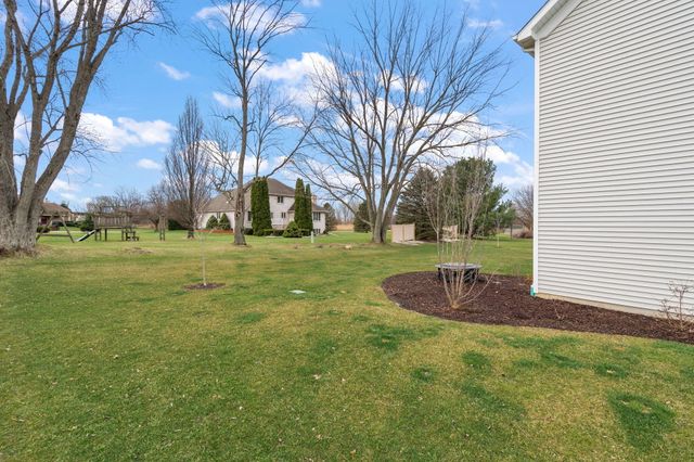 2017 Wildwood Court, Chesterton, IN 46304