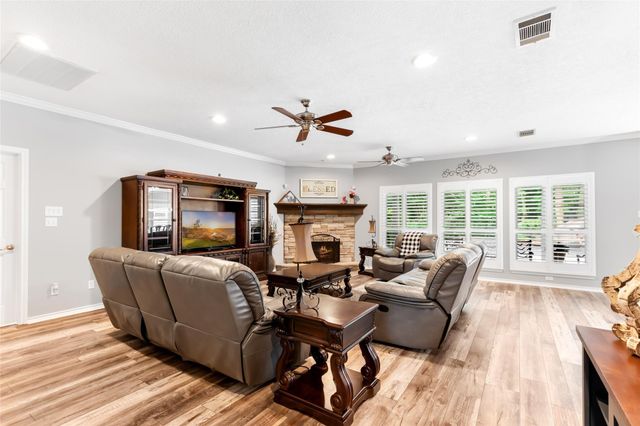 29503 Commons Superior Drive, Huffman, TX 77336