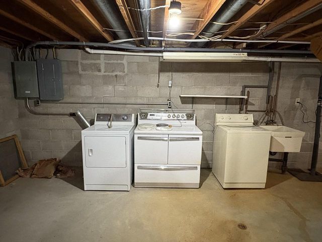 2633 SWIGGUM LANE, Nekoosa, WI 54457