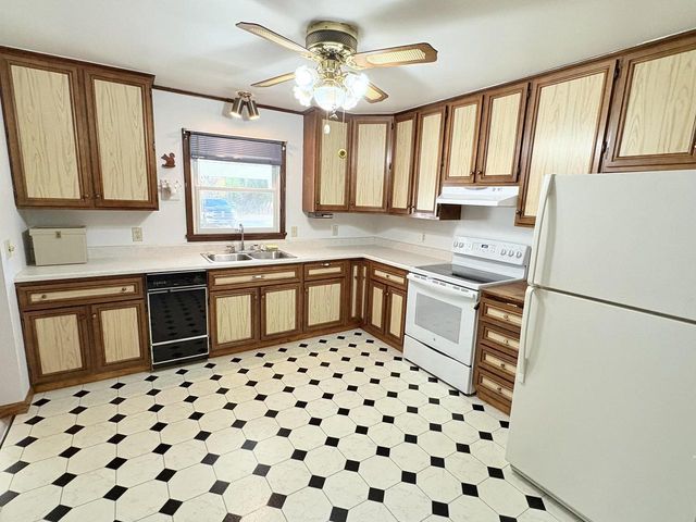 2633 SWIGGUM LANE, Nekoosa, WI 54457