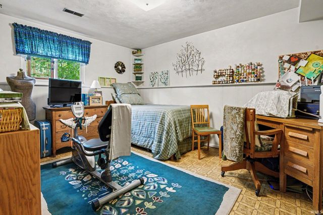 52685 Bamford Drive, South Bend, IN 46637