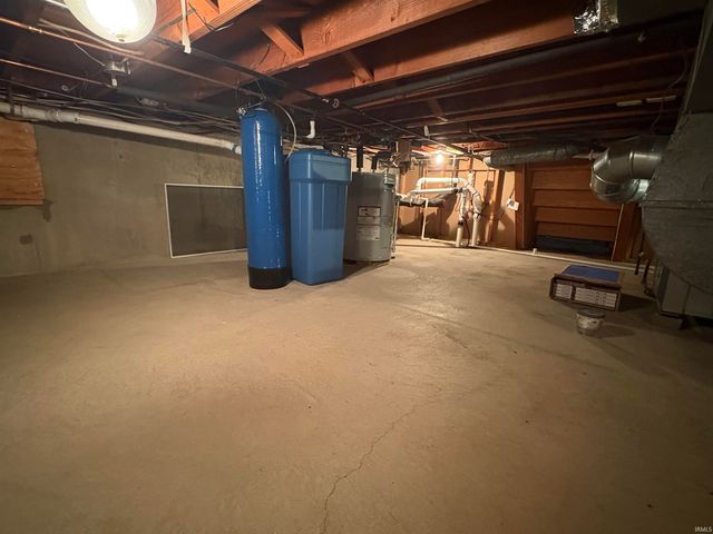 52685 Bamford Drive, South Bend, IN 46637