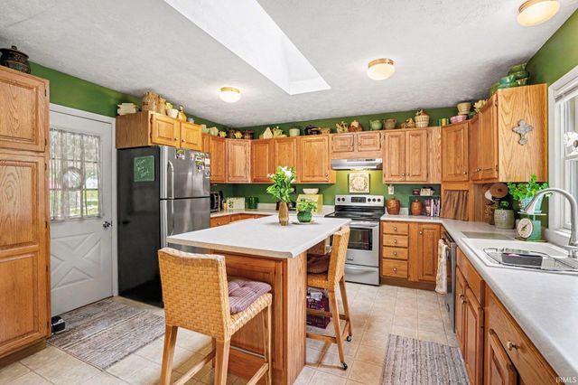 52685 Bamford Drive, South Bend, IN 46637