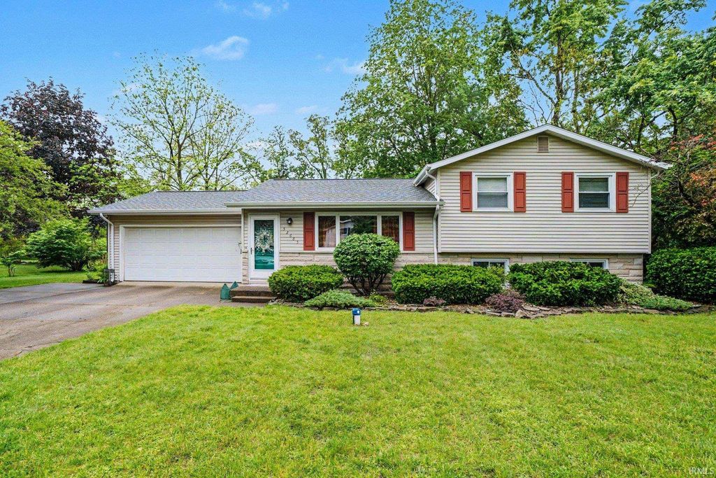 52685 Bamford Drive, South Bend, IN 46637