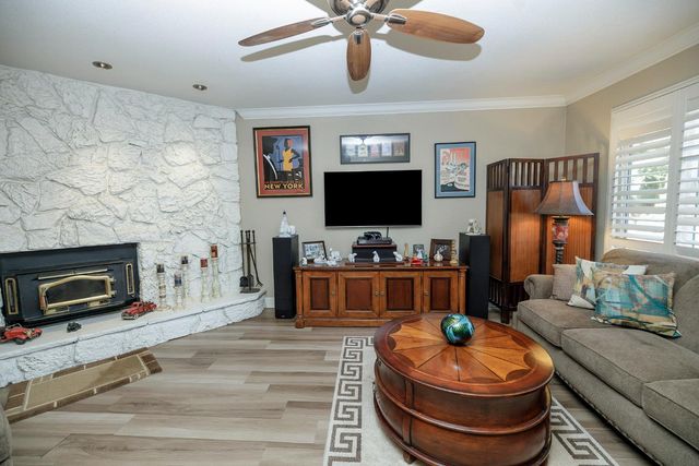 413 Redford Ln, Modesto, CA 95350