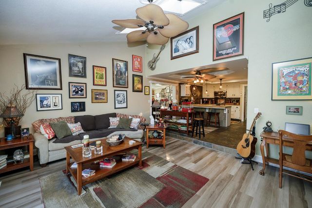 413 Redford Ln, Modesto, CA 95350