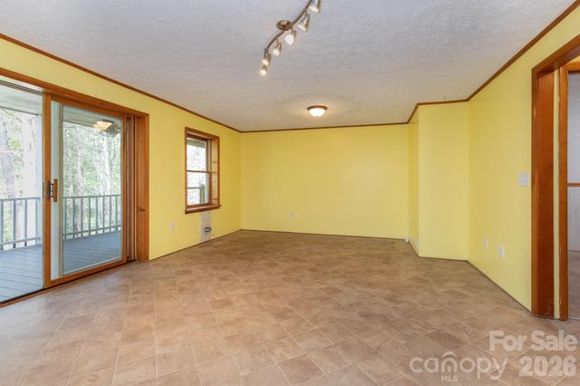 87 Medley Drive, Waynesville, NC 28785