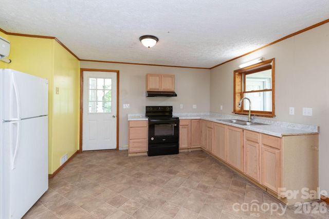87 Medley Drive, Waynesville, NC 28785