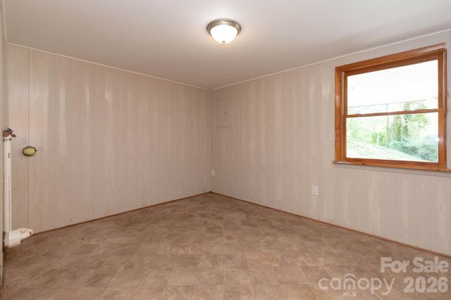 87 Medley Drive, Waynesville, NC 28785