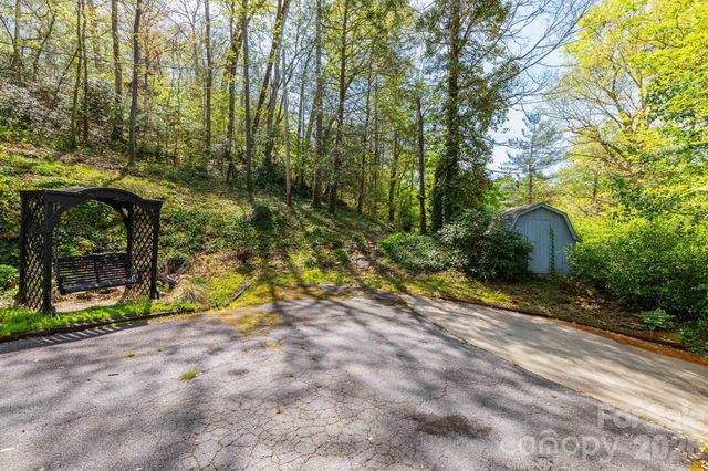 87 Medley Drive, Waynesville, NC 28785