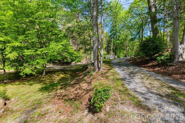 87 Medley Drive, Waynesville, NC 28785