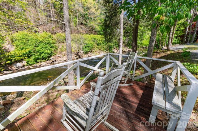 87 Medley Drive, Waynesville, NC 28785