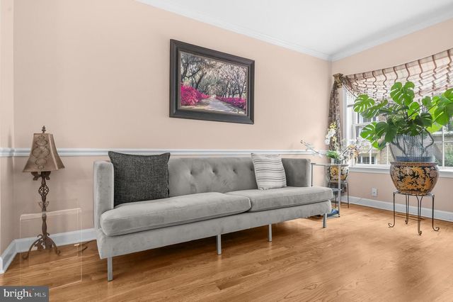 3050 FEDERAL HILL DR, Falls Church, VA 22044