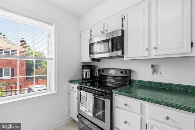 3050 FEDERAL HILL DR, Falls Church, VA 22044