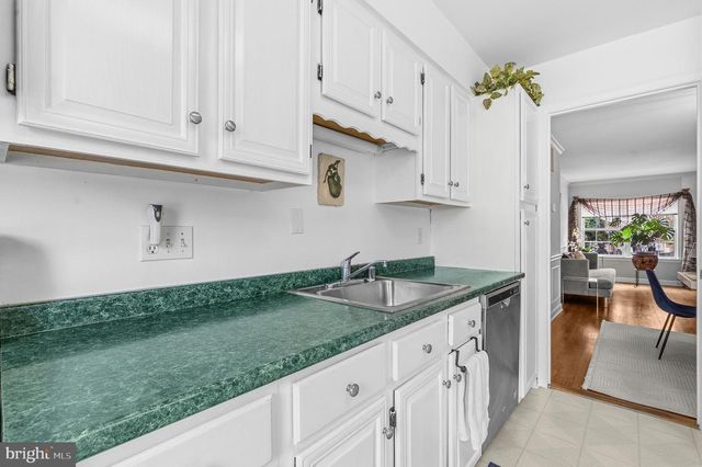 3050 FEDERAL HILL DR, Falls Church, VA 22044