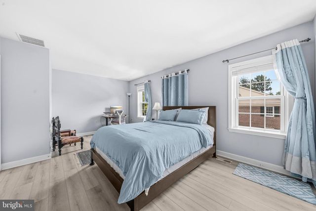 3050 FEDERAL HILL DR, Falls Church, VA 22044