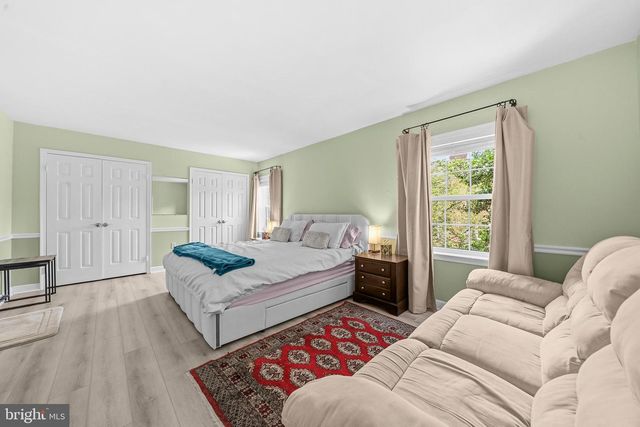 3050 FEDERAL HILL DR, Falls Church, VA 22044