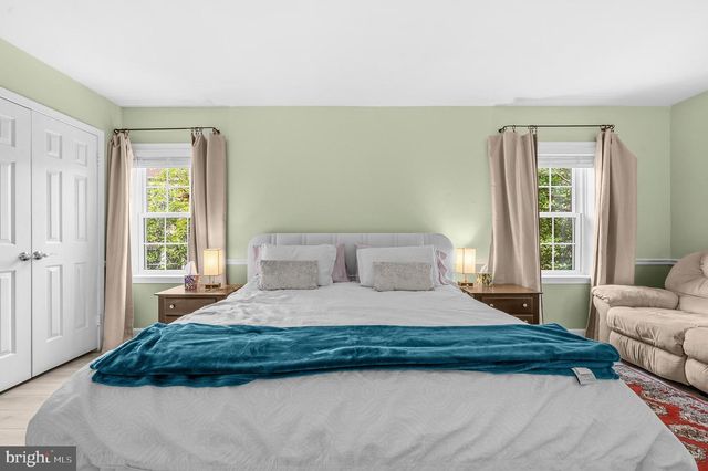 3050 FEDERAL HILL DR, Falls Church, VA 22044