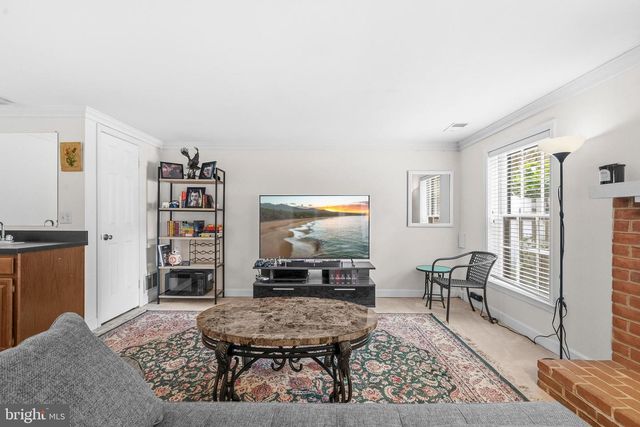 3050 FEDERAL HILL DR, Falls Church, VA 22044