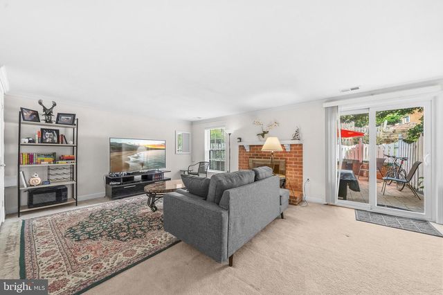 3050 FEDERAL HILL DR, Falls Church, VA 22044