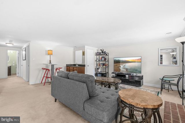 3050 FEDERAL HILL DR, Falls Church, VA 22044