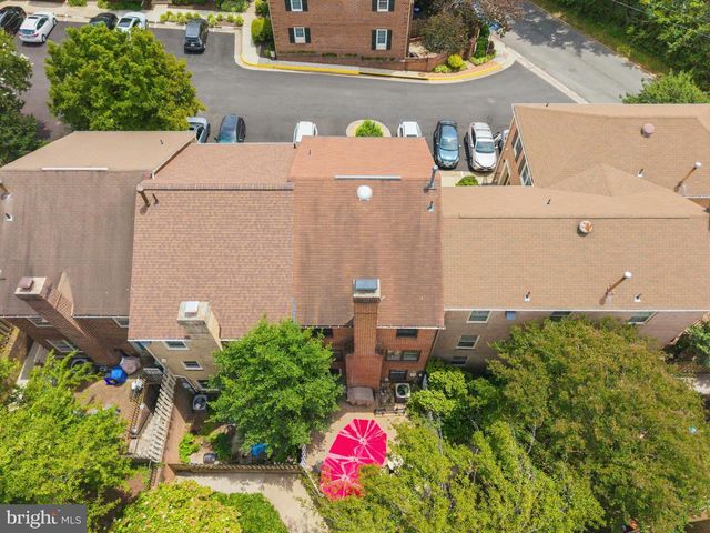 3050 FEDERAL HILL DR, Falls Church, VA 22044