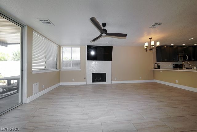 9213 Vosburgh Drive, Las Vegas, NV 89117