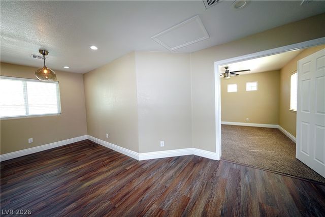 9213 Vosburgh Drive, Las Vegas, NV 89117