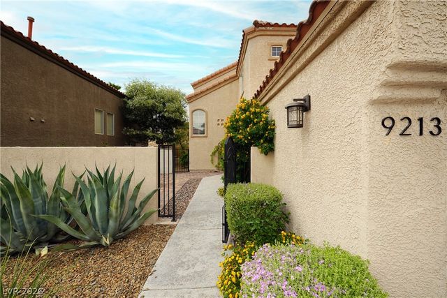 9213 Vosburgh Drive, Las Vegas, NV 89117