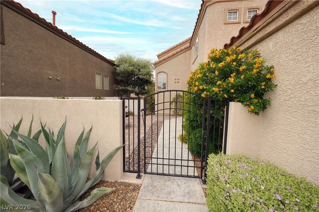 9213 Vosburgh Drive, Las Vegas, NV 89117