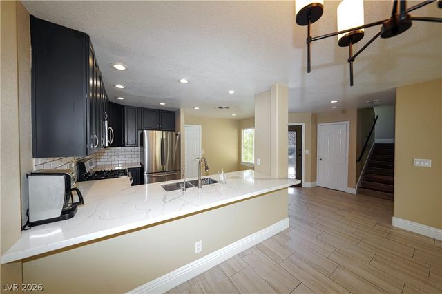 9213 Vosburgh Drive, Las Vegas, NV 89117