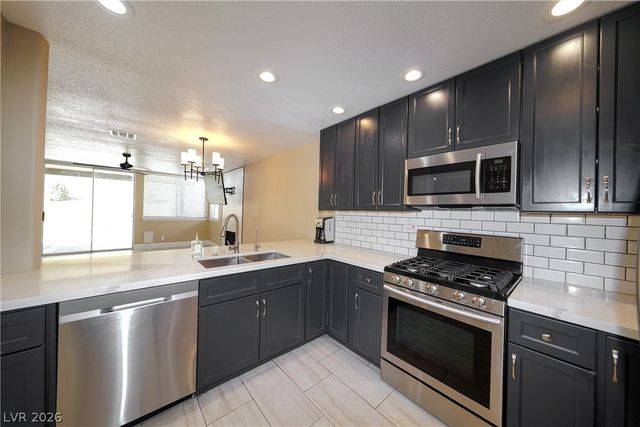 9213 Vosburgh Drive, Las Vegas, NV 89117