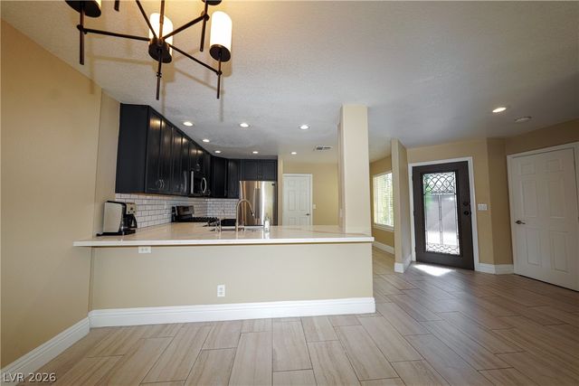 9213 Vosburgh Drive, Las Vegas, NV 89117