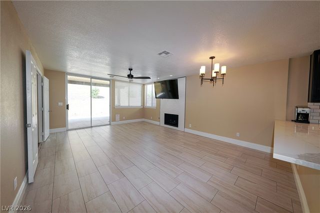 9213 Vosburgh Drive, Las Vegas, NV 89117