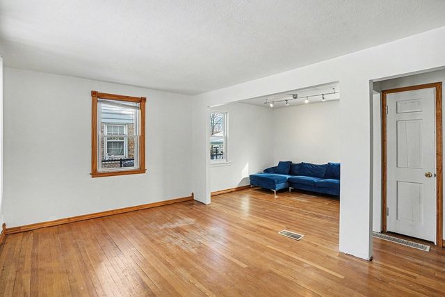 18009 Commercial Avenue, Lansing, IL 60438