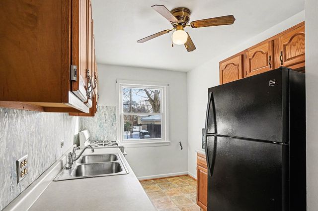 18009 Commercial Avenue, Lansing, IL 60438