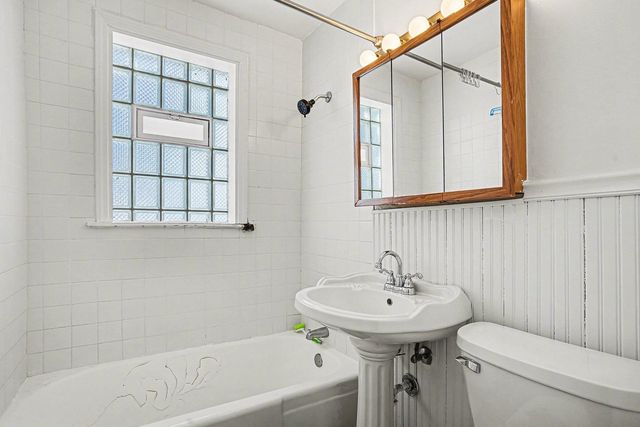 18009 Commercial Avenue, Lansing, IL 60438