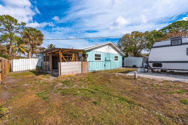 2658 SE Amherst Street, Stuart, FL 34997