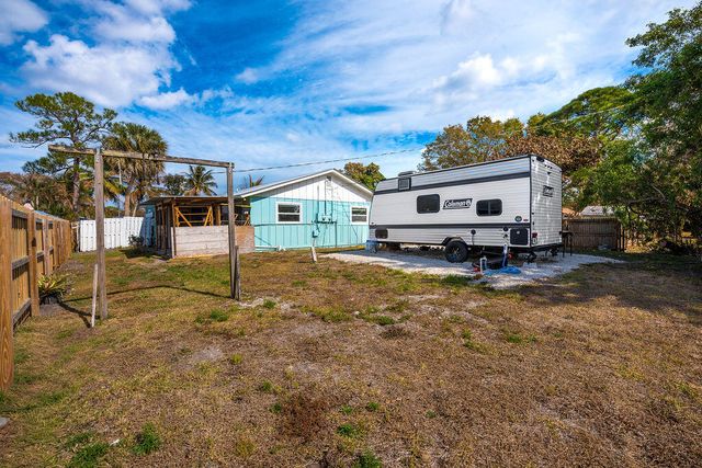 2658 SE Amherst Street, Stuart, FL 34997