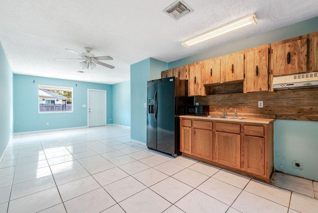 2658 SE Amherst Street, Stuart, FL 34997