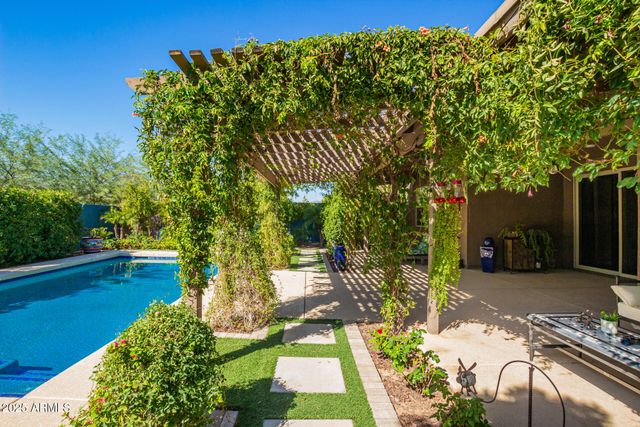 18333 W GOLDEN Court, Waddell, AZ 85355