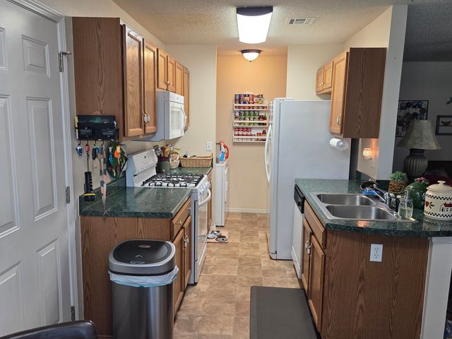 1821 Lexington Road, Claremore, OK 74017