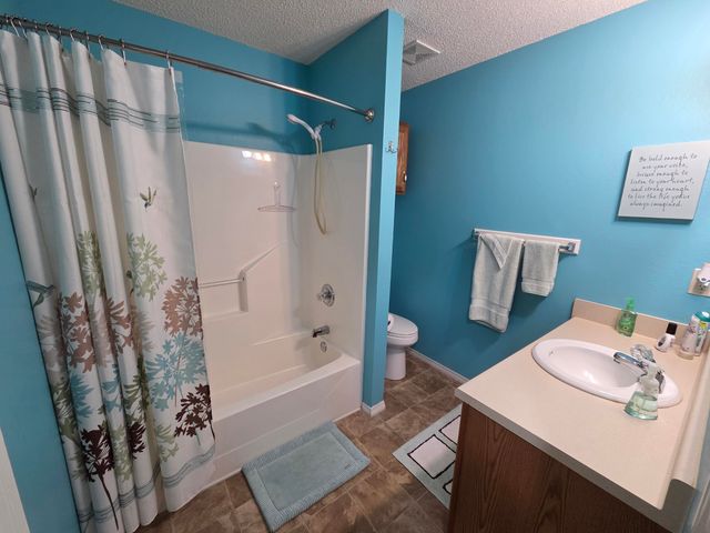 1821 Lexington Road, Claremore, OK 74017