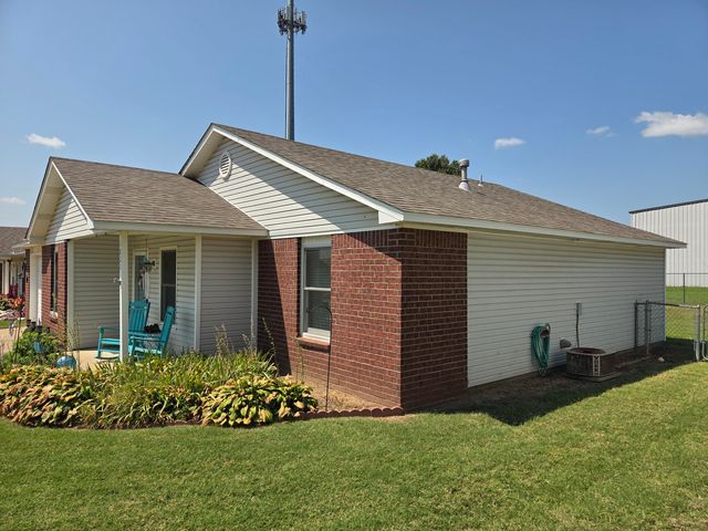 1821 Lexington Road, Claremore, OK 74017