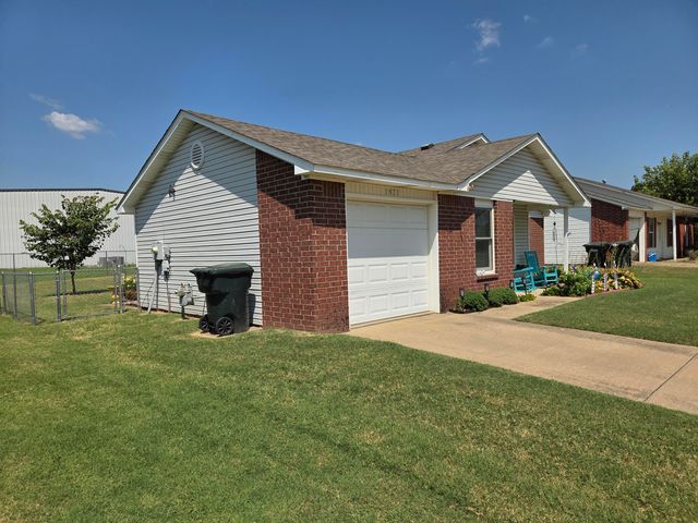 1821 Lexington Road, Claremore, OK 74017