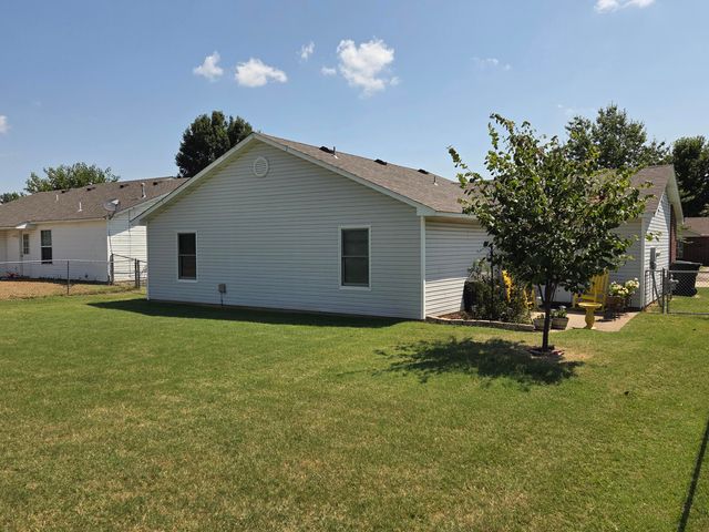 1821 Lexington Road, Claremore, OK 74017