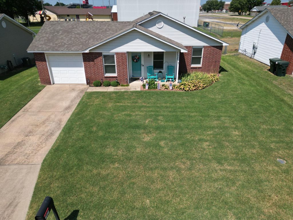 1821 Lexington Road, Claremore, OK 74017