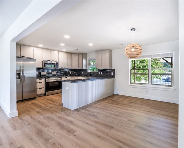 1847 N Woodland Avenue, Fayetteville, AR 72703