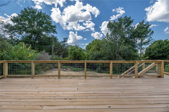 1847 N Woodland Avenue, Fayetteville, AR 72703
