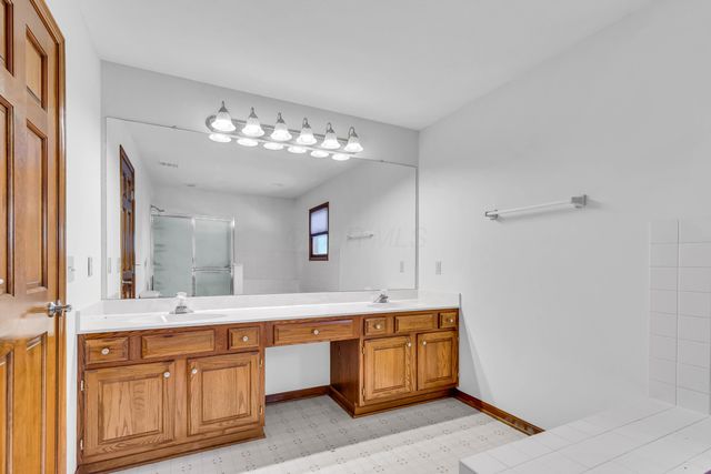 1166 Wedgewood Terrace, Westerville, OH 43082